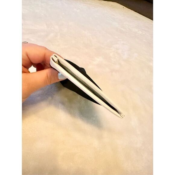 Quay black and white sunglasses case - Picture 5 of 5